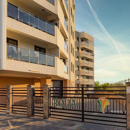 Uniquemoments Airport Apartment & Secure Parking & Airport Shuttle Iasi Esterno foto