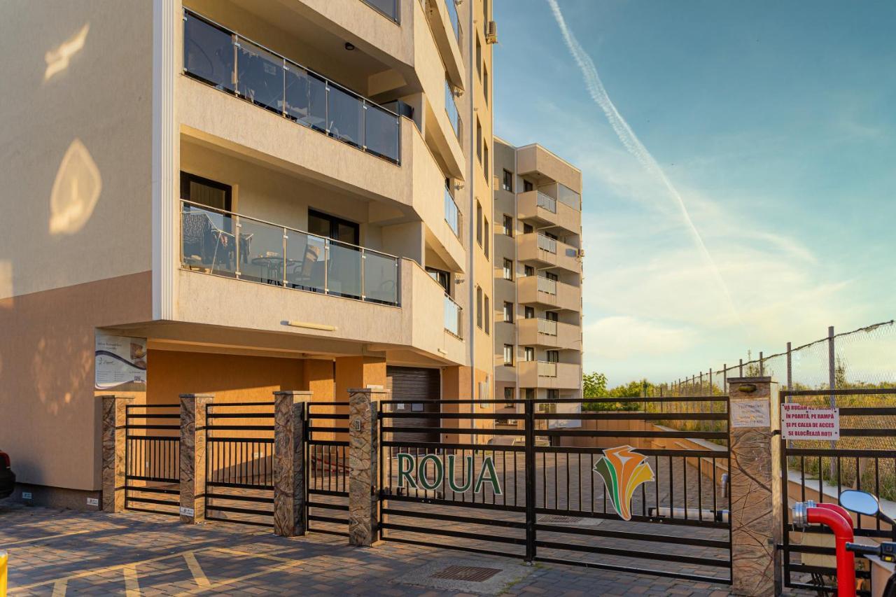 Uniquemoments Airport Apartment & Secure Parking & Airport Shuttle Iasi Esterno foto