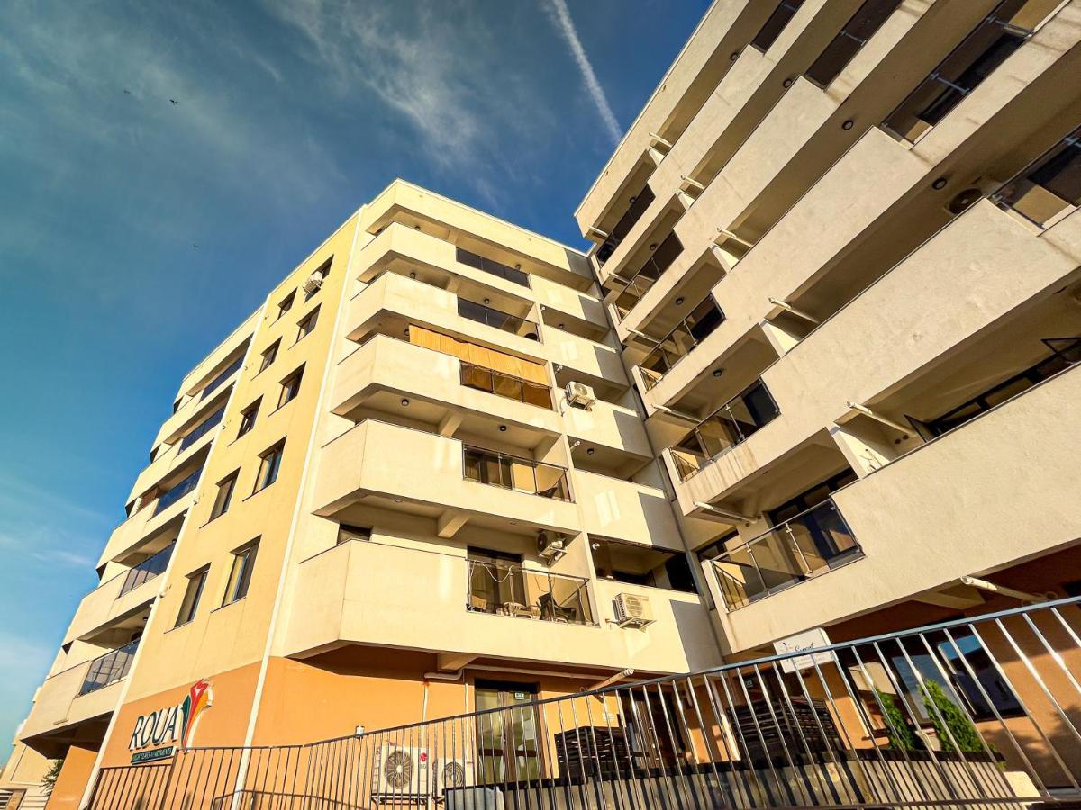 Uniquemoments Airport Apartment & Secure Parking & Airport Shuttle Iasi Esterno foto